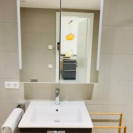 Tranquil 1br Flat With Private Terrace And Parking Included-5 * Luxemburg