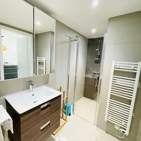 Tranquil 1br Flat With Private Terrace And Parking Included-5 * Luxemburg