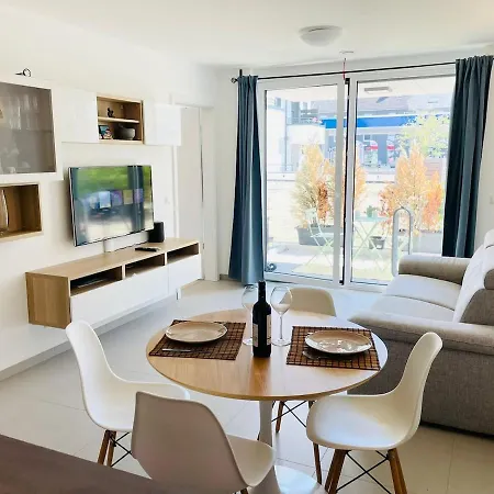 Tranquil 1br Flat With Private Terrace And Parking Included-5 Apartment *